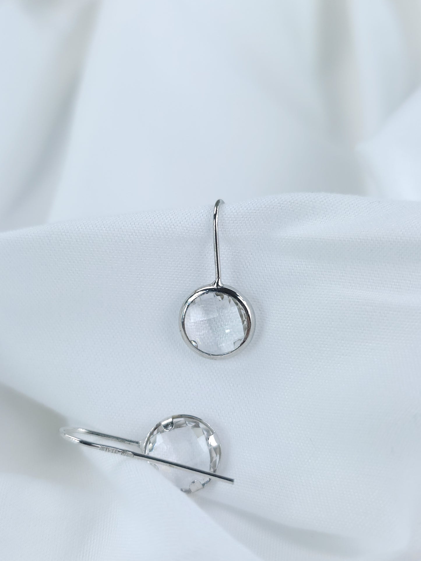 Boucles d'oreilles rondes avec oxyde de zirconium en Argent 925/1000 rhodié