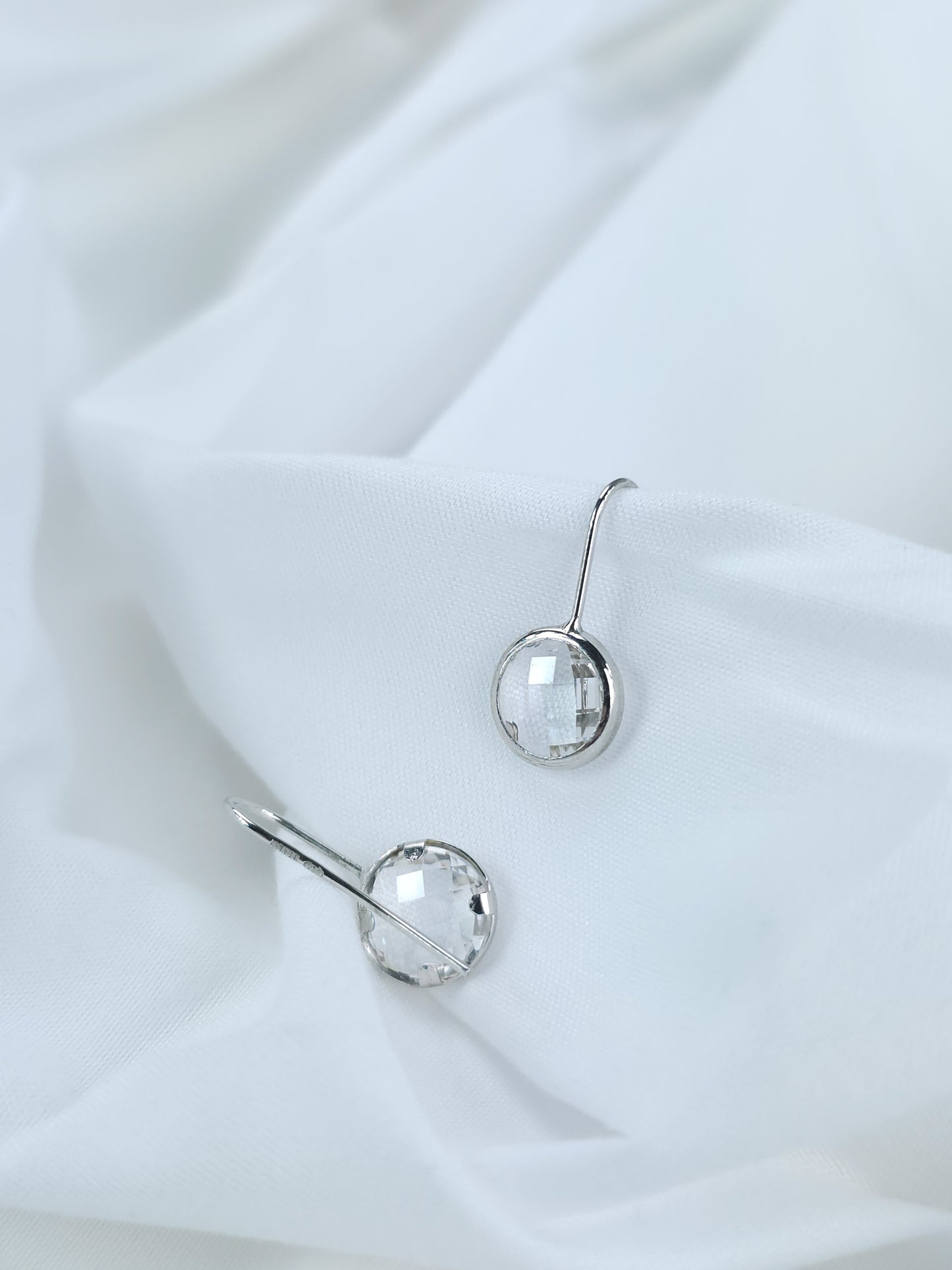 Boucles d'oreilles rondes avec oxyde de zirconium en Argent 925/1000 rhodié